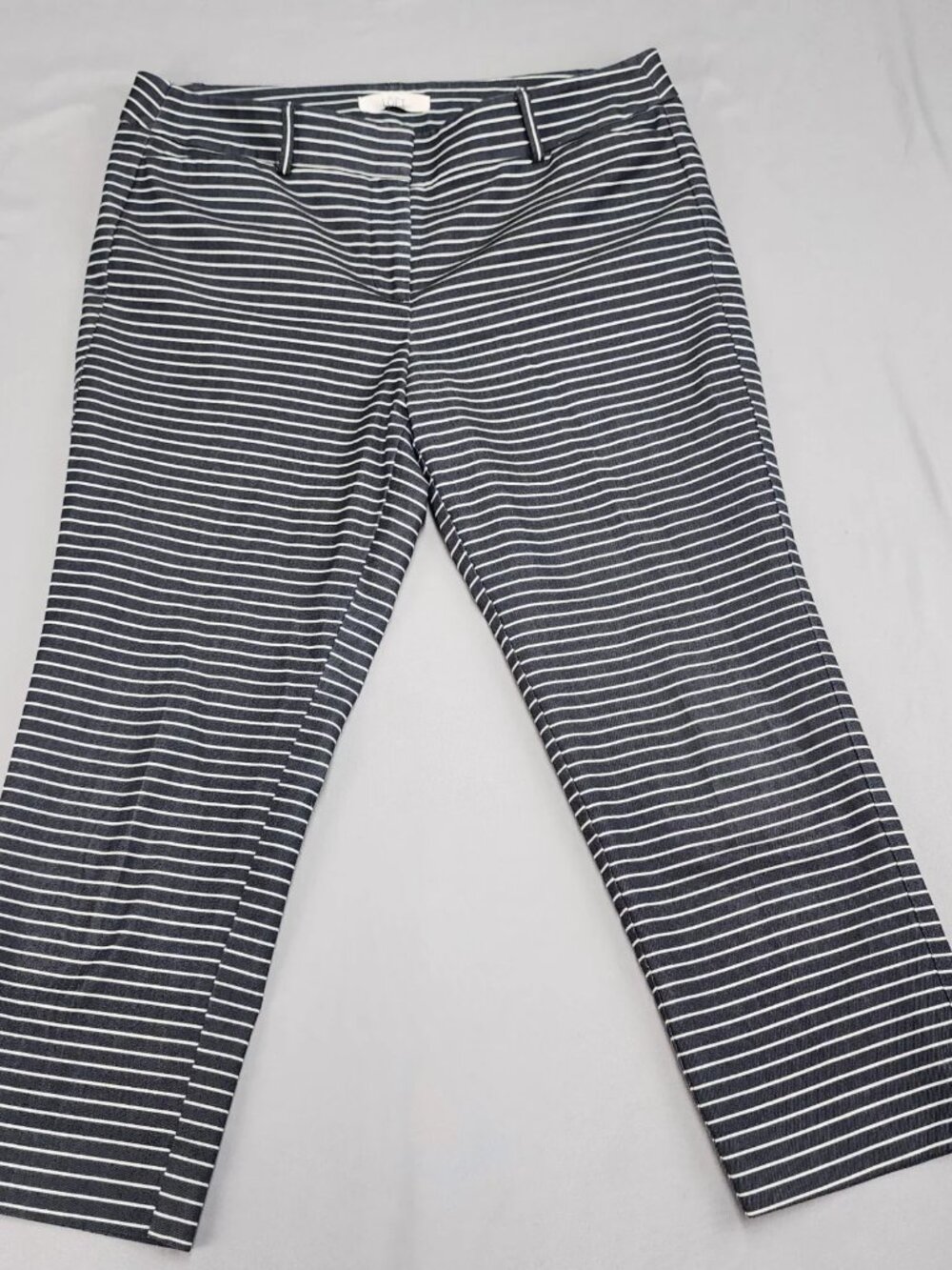 Womens Black Cropped Pants Size Large 34 Waist 23.5 Inseam Casual Everyday